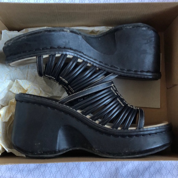 Vintage Y2K Black Platform Sandals - Picture 2 of 5